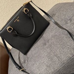 Black Micheal kors purse